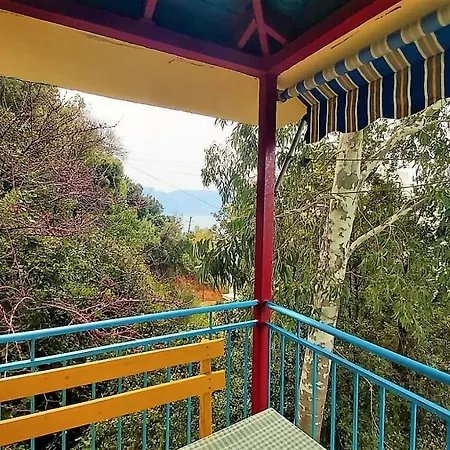 Ramo's Cozy Beachside Haven With Panoramic Views - 4th * Vlorë