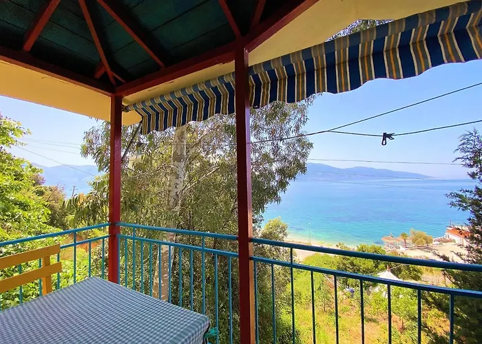 Ramo's Cozy Beachside Haven With Panoramic Views - 4th Ferienhaus Vlorë