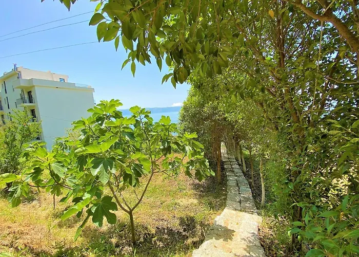 Ramo's Cozy Beachside Haven With Panoramic Views - 4th Ferienhaus Vlorë